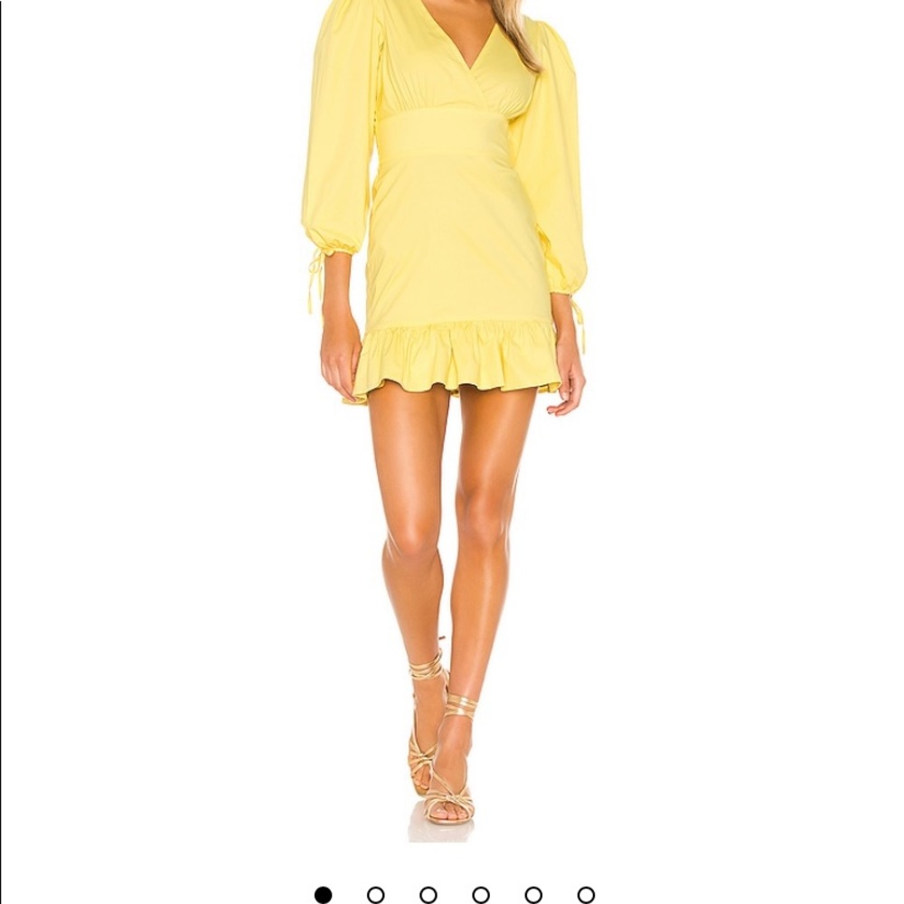 Perfect yellow dress!